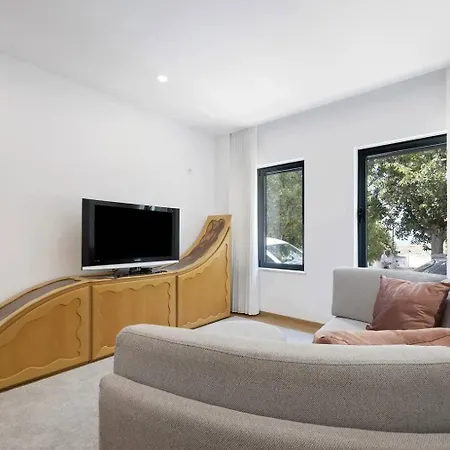 Ria Apartment *